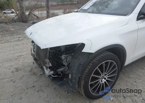 2021 Mercedes-Benz Glc 300 Suv z USA, uszkodzony, nr VIN W1N0G8DB9MF960774